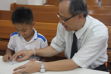 陳豐盛長老-守護小天使讓愛陪伴成長(圖)