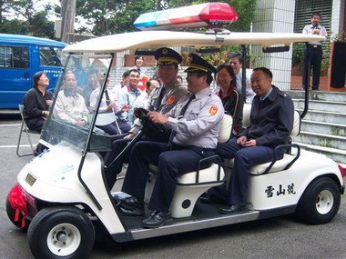 全台首輛警用電動巡邏車雪山號上路服務(圖)