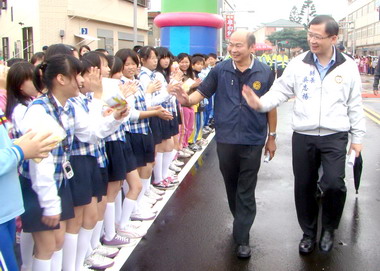 桃園平鎮中庸路舉行通車典禮(圖)