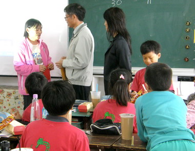 中市西屯國小自發性募款助低收入戶(圖)