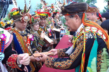 屏東南島族群婚禮三地門舉行(圖)