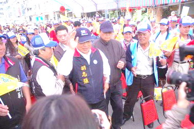 胡志強成立原住民後援會預告中橫將通車(圖)