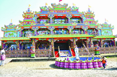 草屯南埔六里三獻醮今起食齋三日(圖)