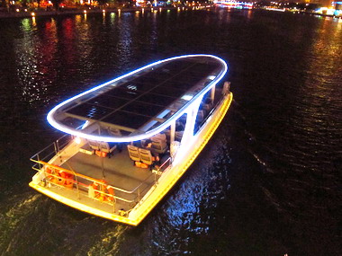 太陽能船添光彩(圖)