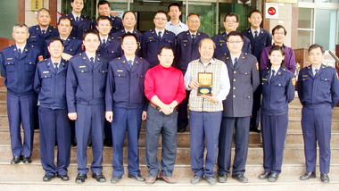 信義豐丘派出所副所長張漢卿榮退(圖)