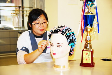 中縣弘光科大美髮系學生奪金(圖)