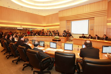 第一天就上手 朱立倫召開會議要團隊動起來(圖)