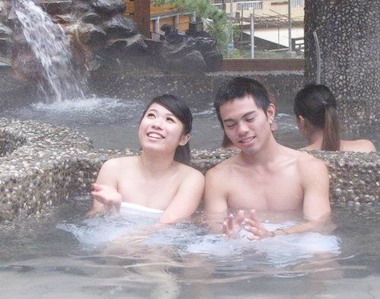中縣谷關溫泉水質奇佳正是泡湯的好時節(圖)