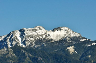 冷氣團來襲聖稜線白雪靄靄(圖)