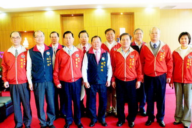 劉政鴻接見縣警局11位調升的中高階警官(圖)