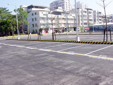 高雄市寶華公有停車場完工啟用(圖)