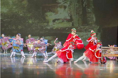 聖誕紅火舞動人心  花博場溫暖生人間12/24(圖)