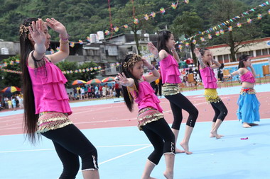 吉慶社區親子日 肚皮舞社團首演(圖)