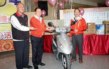 100年元旦來苗栗升旗縣府準備好禮相送(圖)