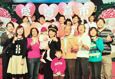 就職五周年黃敏惠化身機長續航幸福(圖)