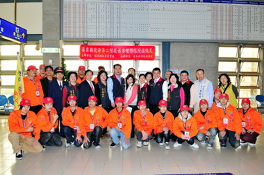 迎接百年竹南火車站成立「旅客服務隊」(圖)