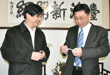 南投國民黨部主委顏世一：要力挽政治頹勢(圖)