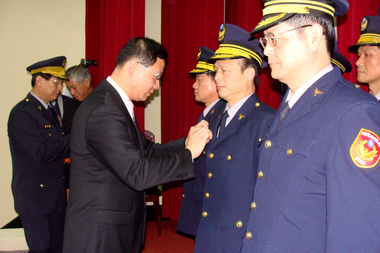 警察局陞職人員授階典禮(圖)