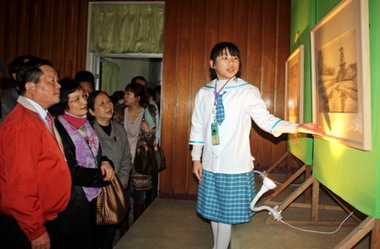 藝術扎根校園 梵谷畫作後龍國小開展(圖)