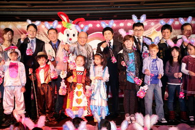 2011年中臺灣元宵燈會「愛麗絲．寶貝兔」(圖)