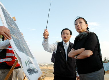 張花冠視察民雄梅山公共工程(圖)