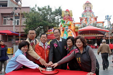 竹南后厝龍鳳宮慶元宵(圖)