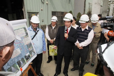 賴清德視察永康大排及港尾溪治水情形(圖)