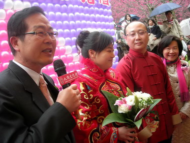 櫻花婚禮縣長李朝卿福證(圖)