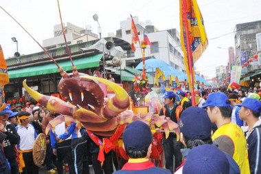 南市百足真人蜈蚣陣打破金氏世界紀錄(圖)