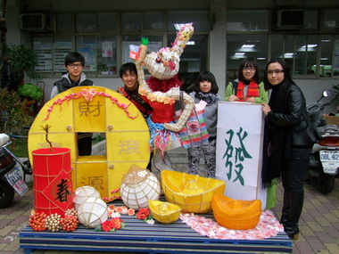 台灣全國花燈競賽  明道中學揚眉兔氣(圖)