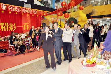 嘉市舉辦春節團拜(圖)