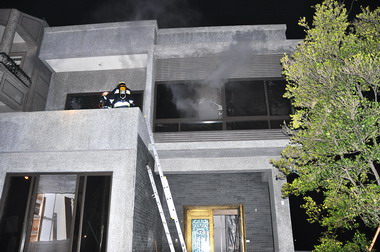 中興新村豪宅火災兩人亡檢方驗屍(圖)