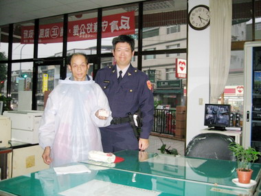 員警搶救祕方  民眾萬分感激(圖)