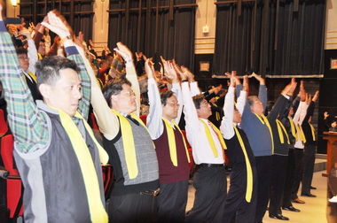 修平 毛巾操激發動能(圖)