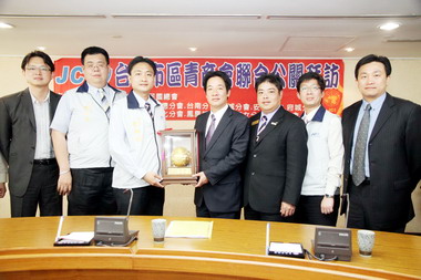 南市青商會聯合公關拜會賴清德(圖)