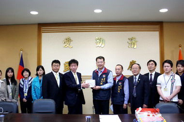 日本下關獅子會交流學生拜訪縣府(圖)