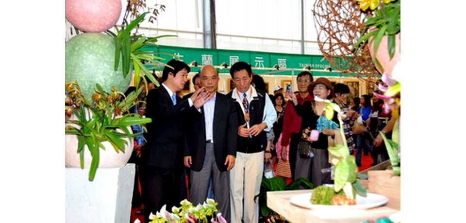 賴清德陪同蘇貞昌參觀2011台灣國際蘭展(圖)