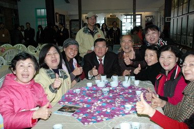 煮茶打嘴鼓關西紅茶廠開春第一「泡」(圖)