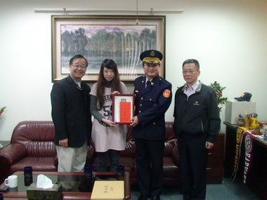 台中清水警方表揚提供訊息學生(圖)
