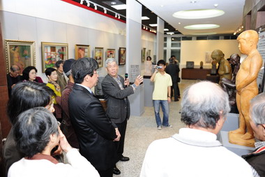 修平舉辦「陳金典石雕創作展」(圖)