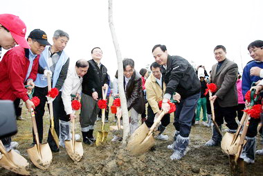 新北市植樹節活動 民眾熱情響應(圖)