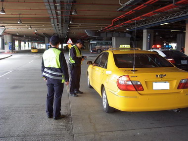 台中烏日警方因應清明假期的交通(圖)