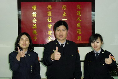 台中新進女警雙嬌提振分駐所男警士氣(圖)