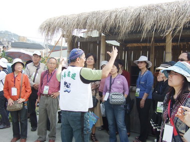 高雄真情巴士88遊活動起跑(圖)