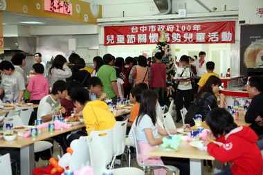 台中市政府舉辦關懷弱勢兒童活動(圖)