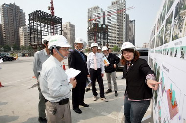 大都會歌劇院設計者伊東豊雄建築師拜會胡志強(圖)