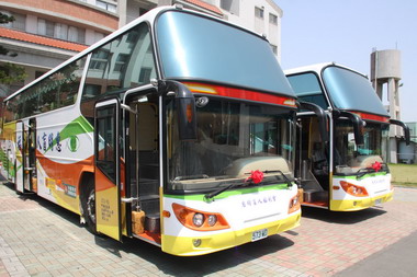 台彩中獎人愛心捐贈惠明盲人福利會交通車(圖)