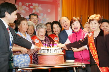 台中市長胡志強表揚模範母親(圖)