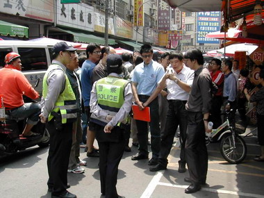 豐原第一市場改為機車雙向通行有譜了(圖)