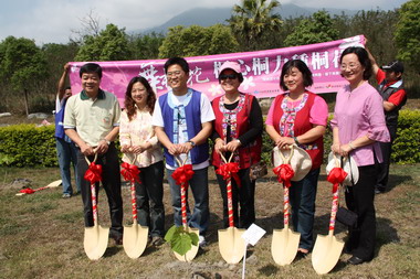 台東首辦2011客家桐花祭－觀光美地舞桐花(圖)
